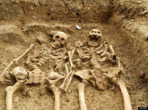 700 year old skeleton found holding hands