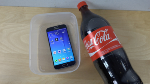 Samsung Galaxy S6 Soaked In Water For 2 Minutes Still Magically Work! 