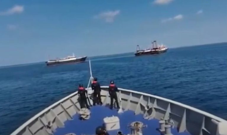 Philippine Coast Guard Vessel Challenged 7 Chinese Maritime - AttractTour