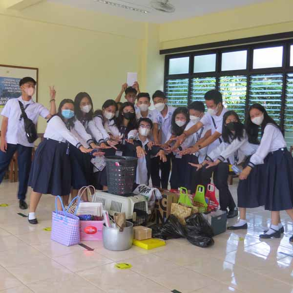 VIRAL The "No Bag Day" Challenge at a School in Quezon has Attracted