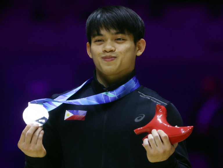 Philippines’ Carlos Yulo wins the men's vault silver medal in the 2022 ...